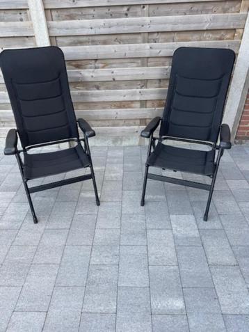2 Lichtgewicht Kampeerstoelen beschikbaar voor biedingen
