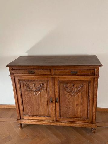 Mooie vintage buffetkast beschikbaar voor biedingen