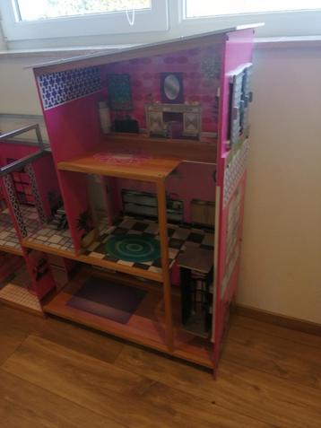 Maison de poupées Barbie disponible aux enchères