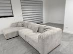 Moderne beige hoekbank - In zeer goede staat Comfortabel, Huis en Inrichting, Ophalen, Zo goed als nieuw