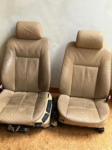 Wit lederen bestuurders en passagierszetel bmw 525i e39 beschikbaar voor biedingen