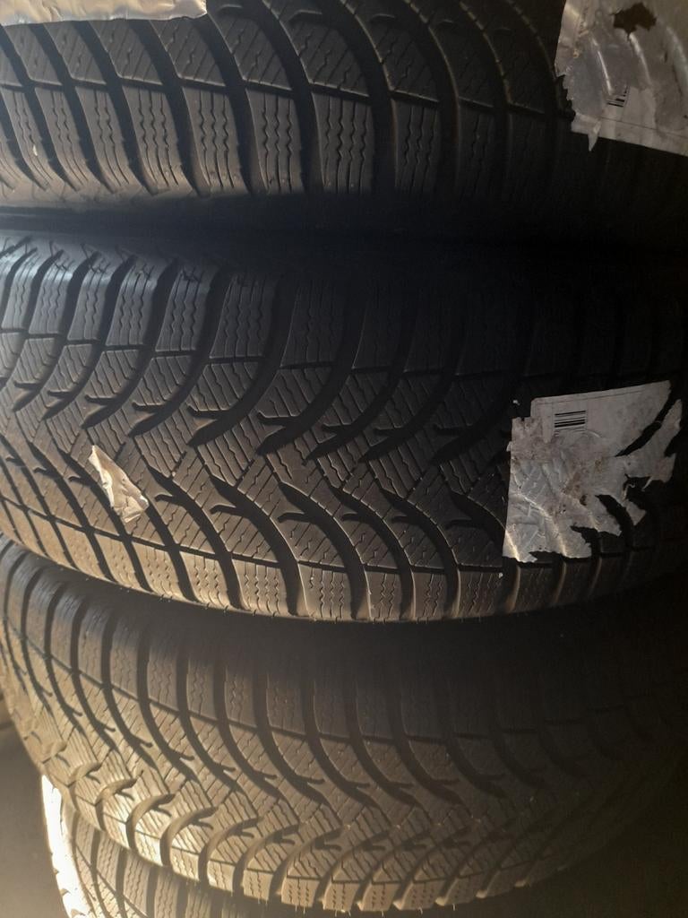 4 banden 205 65 R15 Michelin, Ophalen of Verzenden