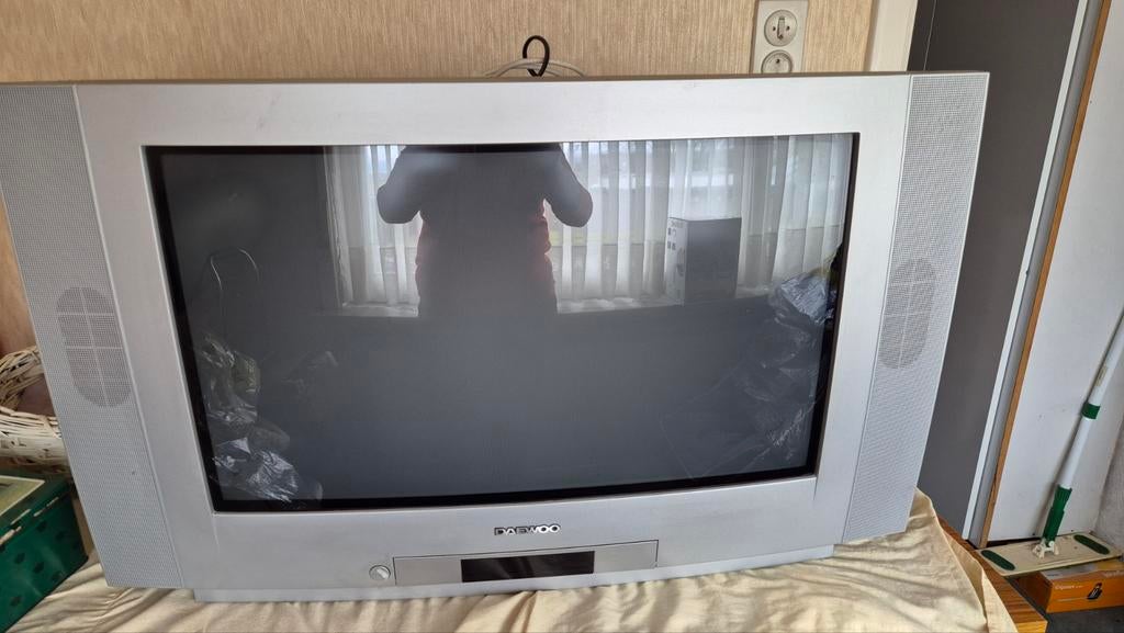 Oude  Daewoo tv ,GRATIS, Ophalen