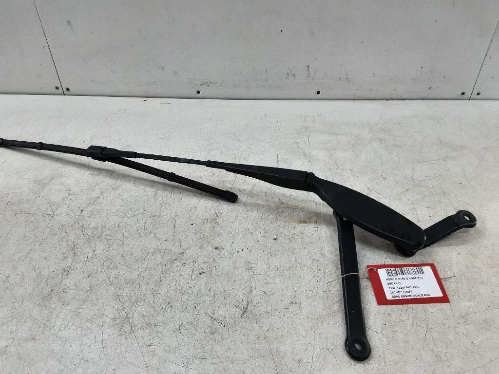 RUITENWISSERARM RECHTS VOOR Mercedes-Benz C (W205), Gebruikt, Mercedes-Benz, Mevr. I. Hauben, Rue de l'Espoir 34 34
4030  GRIVEGNÉE, BE