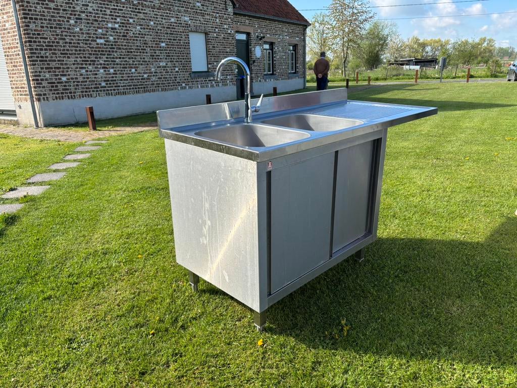 Mooi RVS wastafel met schuifdeuren, Ophalen, Gebruikt