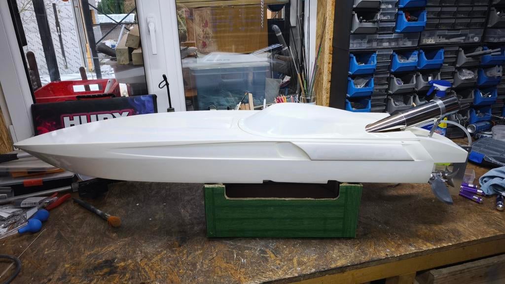 Offshore essence, Hobby & Loisirs créatifs, Modélisme | Bateaux & Navires, Enlèvement ou Envoi, Neuf, Plus grand que 1:32, Autres marques