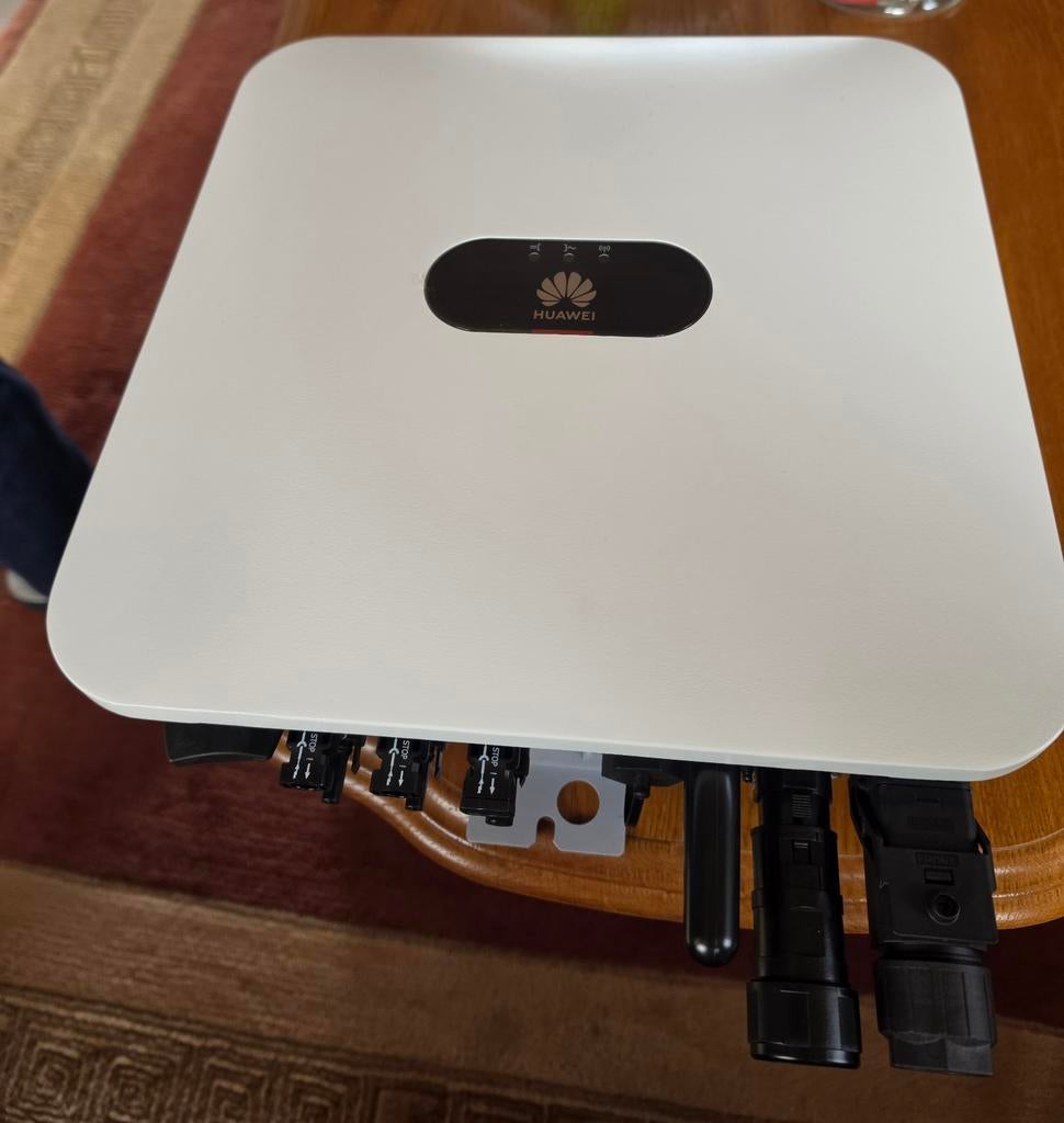 Huawei SUN2000-3.68KTL-L1 Hybride Omvormer (3,68 kW), Doe-het-zelf en Bouw, Zonnepanelen en Toebehoren, Zo goed als nieuw, Compleet systeem