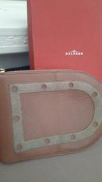Pochette Delvaux taupe, Handtassen en Accessoires, Portemonnees, Overige merken, Gebruikt, Bruin, Ophalen of Verzenden