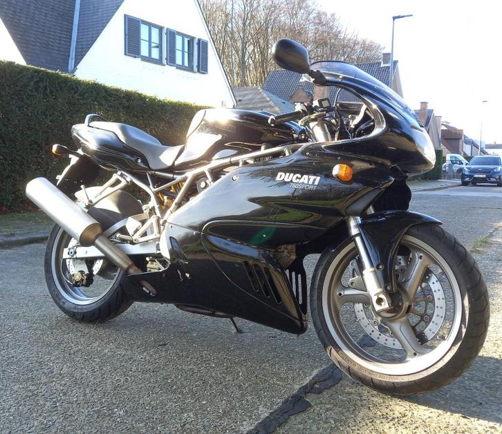 Ducati 750 SSie  2001, Motoren, Motoren | Ducati, Particulier, Super Sport, meer dan 35 kW, 2 cilinders, Sportuitlaat, Ophalen