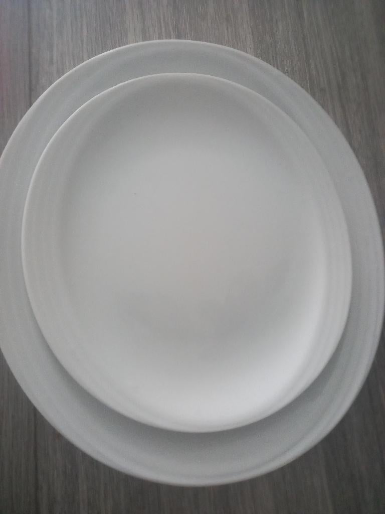 Servies borden wit, Ophalen, Zo goed als nieuw, Porselein, Bord(en)