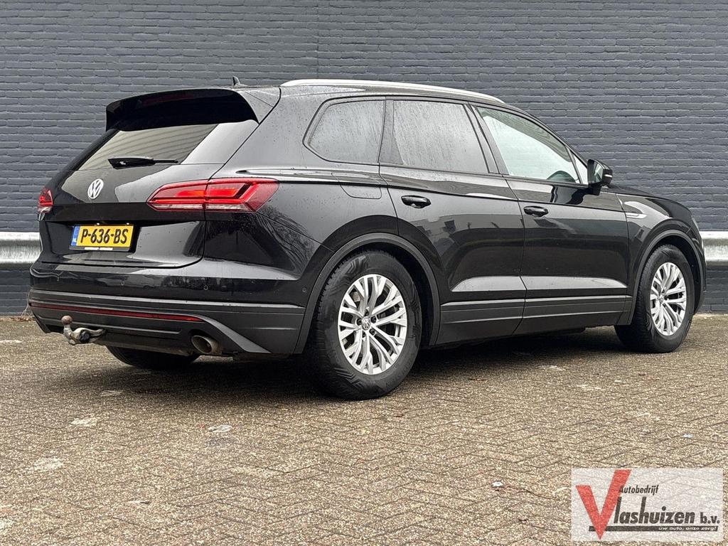 Volkswagen Touareg 3.0 TDI R-Line | Luchtvering | Camera | L, Auto's, Automaat, 173 g/km, Zwart, Diesel