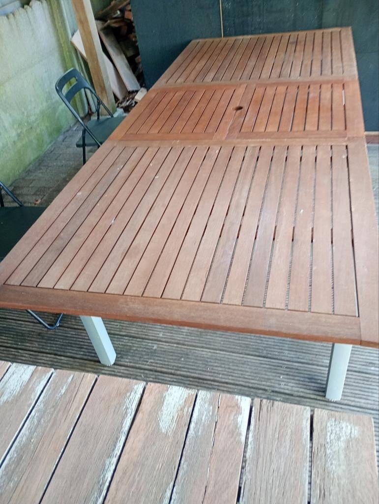 Tafel in teak, Enlèvement