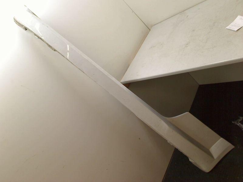 JUPE LATERALE GAUCHE S-line TT (FV3 / FVP) (8S0853855A), Autos : Pièces & Accessoires, Dhr. R. de Gouw, Audi, Utilisé, De Bloemendaal 21 21
5221 EB  'S HERTOGENBOSCH, NL