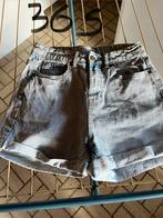 Licht blauwe short jeans, Kleding | Dames, Spijkerbroeken en Jeans, Ophalen, Zo goed als nieuw, Blauw, W28 - W29 (confectie 36)