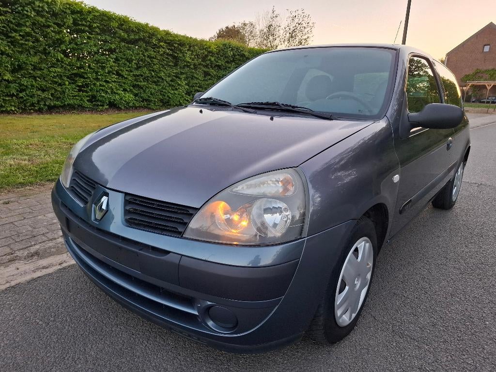 Renault Clio 1.2i 16V 75 Ch Essence 2006, Autos, Achat, Boîte manuelle, Entretenue par le concessionnaire, 5 places