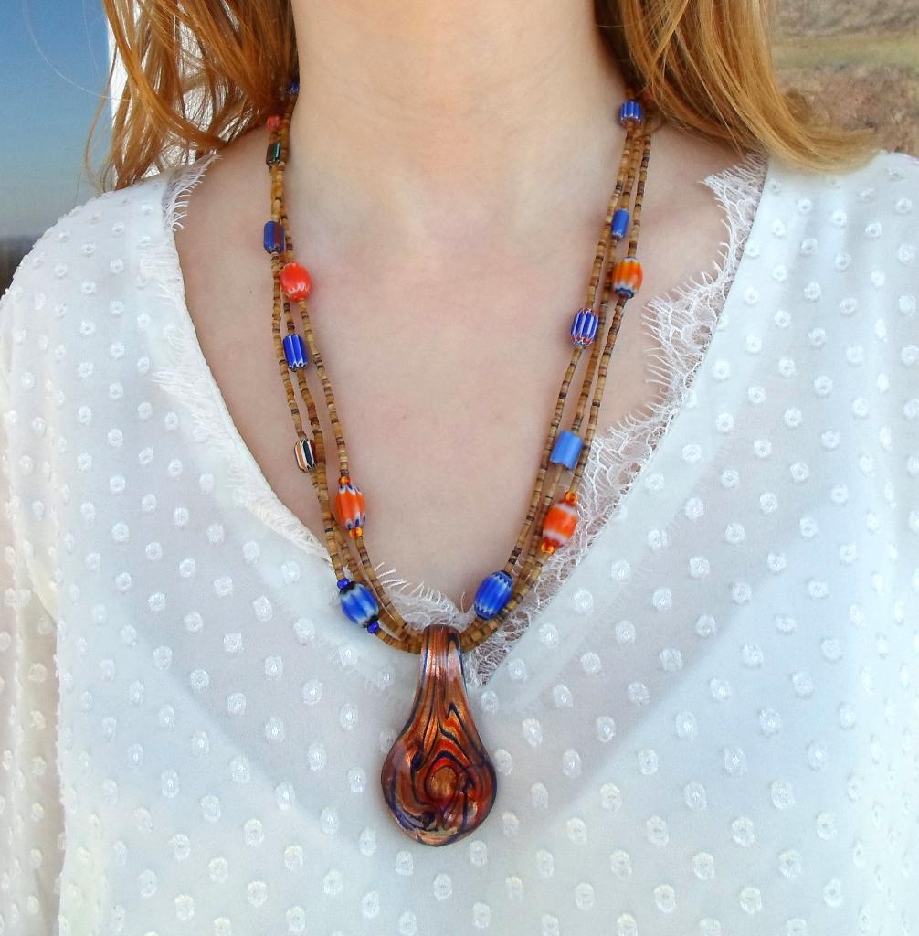 Collier avec pendentif Murano, 3 rangs rondelles de nacre, Neuf, Pierre ou Minéral, Enlèvement ou Envoi, Avec pendentif