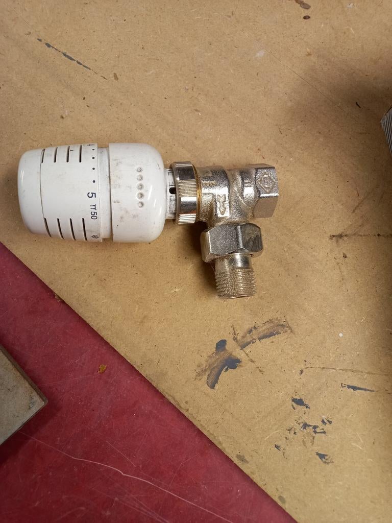 Diverse bouwmaterialen en gereedschappen, Ophalen