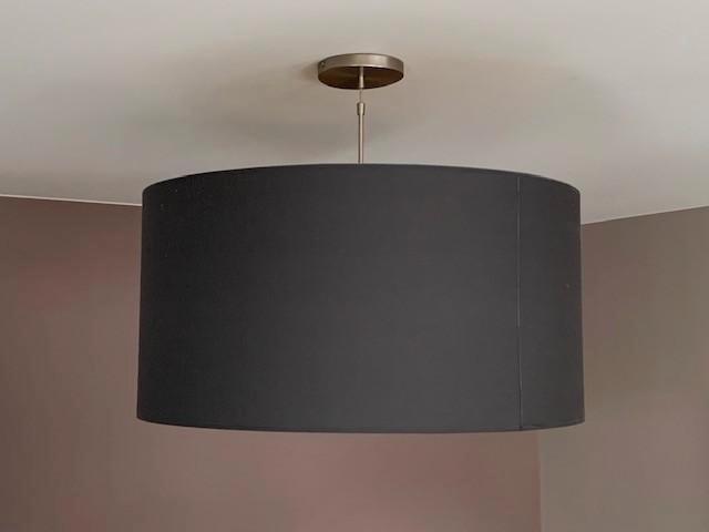 Mooie plafondlamp met grote donkergrijze lampenkap, Huis en Inrichting, Lampen | Lampenkappen, Ophalen