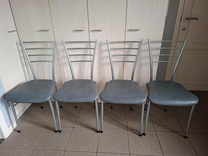 4 belles chaises de cuisine en acier inoxydable avec sièges, Maison & Meubles, Chaises, Comme neuf, Quatre, Synthétique, Bleu