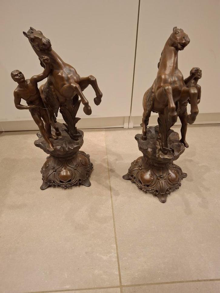 Twee standbeelden van man + paard, Antiquités & Art, Art | Sculptures & Bois, Enlèvement