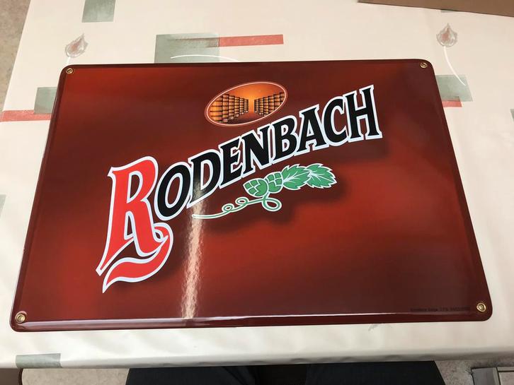 Panneau d'affichage belge en émail Rodenbach, Collections, Marques de bière, Comme neuf, Panneau, Plaque ou Plaquette publicitaire