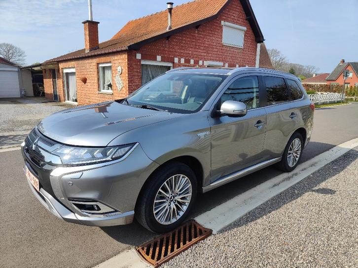 Outlander PHEV à traction intégrale 2.4 business, Autos, Mitsubishi, Particulier, Outlander, 4x4, ABS, Caméra de recul, Airbags