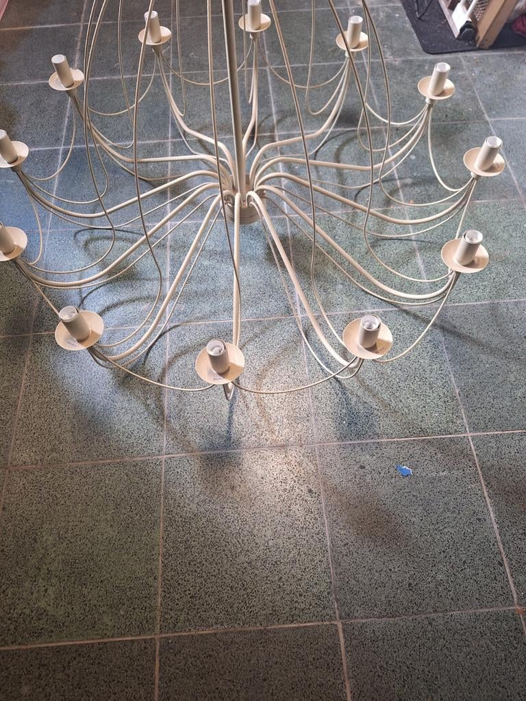 Cremekleurige, landelijke kroonluchter met 13 lichtpunten., Ophalen, Gebruikt, Metaal