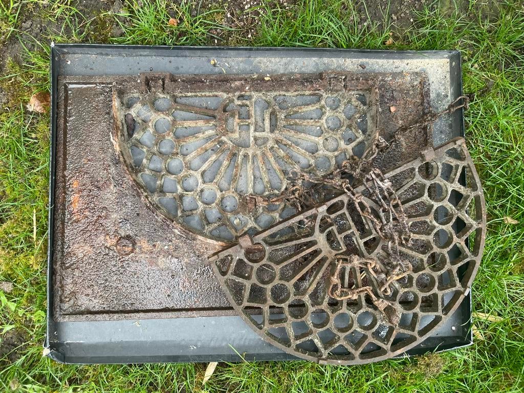 Gietijzeren halvemaanrooster - Soupirail, Ophalen, Zo goed als nieuw