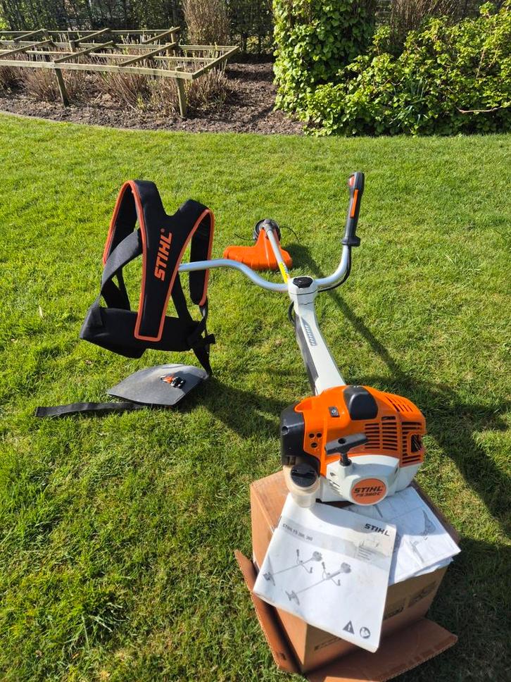 Débroussailleuse à essence Stihl FS 360 C, Jardin & Terrasse, Débroussailleuses, Comme neuf, Essence, Enlèvement