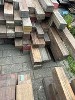 Lot hardhout balken verschillende lengte rond  120 stuks, Ophalen, Zo goed als nieuw, Balken, Hardhout