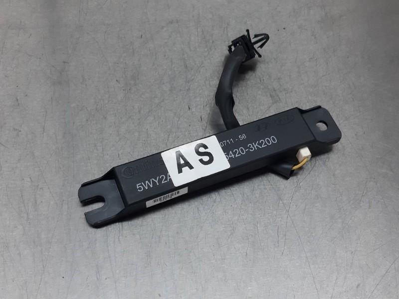 ANTENNE D'ACCÈS SANS CLÉ Kia Rio III (UB) (|954203K200|), Kia, Dhr. M. Roggen, Stadsweg 37 37
9917 PV  WIRDUM GR., NL, Utilisé