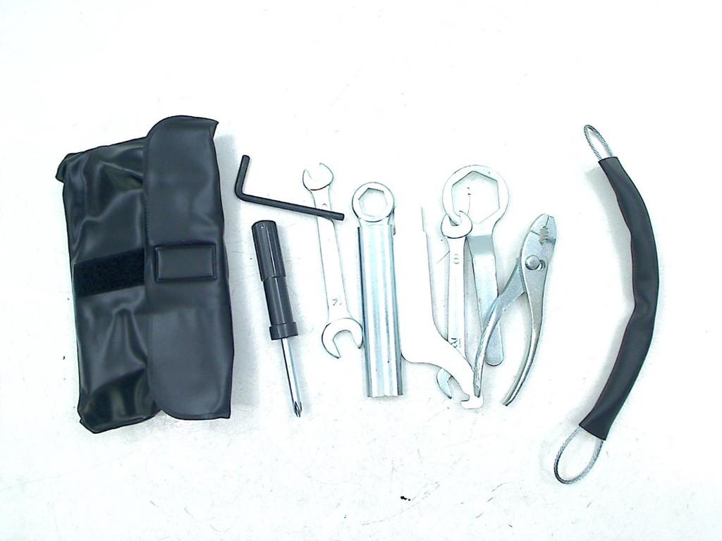 ENSEMBLE D'OUTILS CBR 600 RR 2013-2017 (CBR600RR), Motos, Dhr. S. di Majo, Utilisé, Info@cama-motorparts.nl, P.J. Troelstraweg 8 8
3144 CX  MAASSLUIS, NL