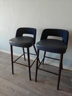 2 Barstoelen, Enlèvement