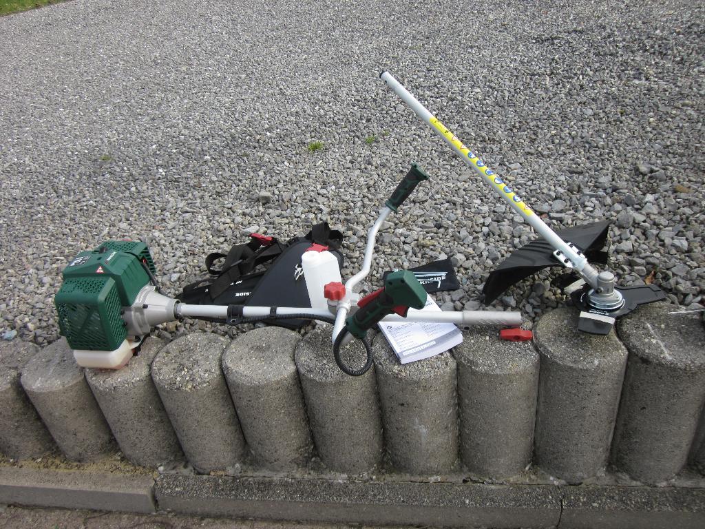 Debrouissailleuse thermique neuve, Jardin & Terrasse, Tondeuses à gazon, Neuf, Enlèvement