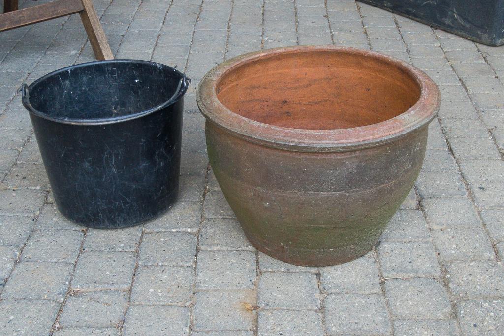 Grote bloempot, Tuin en Terras, Ophalen, Gebruikt, 40 cm of meer, Rond