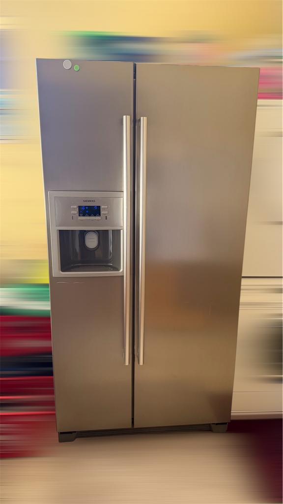 Siemens Amerikaanse ijskast & diepvriezer met ijsmaker, Elektronische apparatuur, Koelkasten en IJskasten, Zo goed als nieuw, Met aparte vriezer
