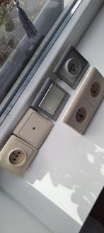 Interrupteur et prise niko ancien modèle rare a trouver ️↙️, Enlèvement, Comme neuf, Interrupteur