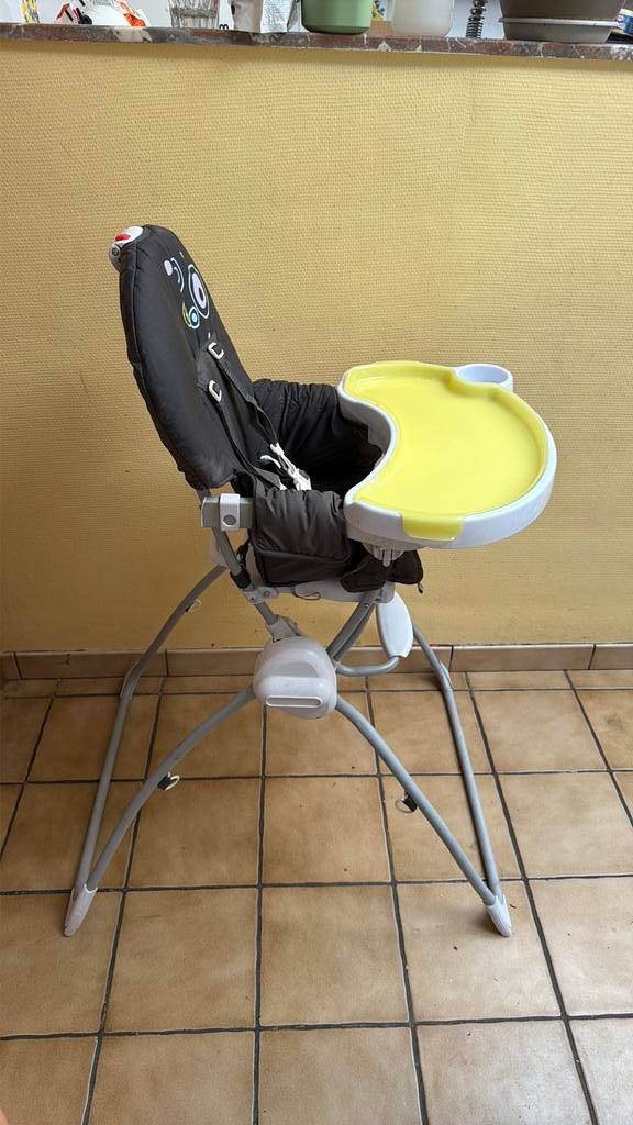 Chaise haute pliable, Enfants & Bébés, Chaises pour enfants, Enlèvement, Comme neuf