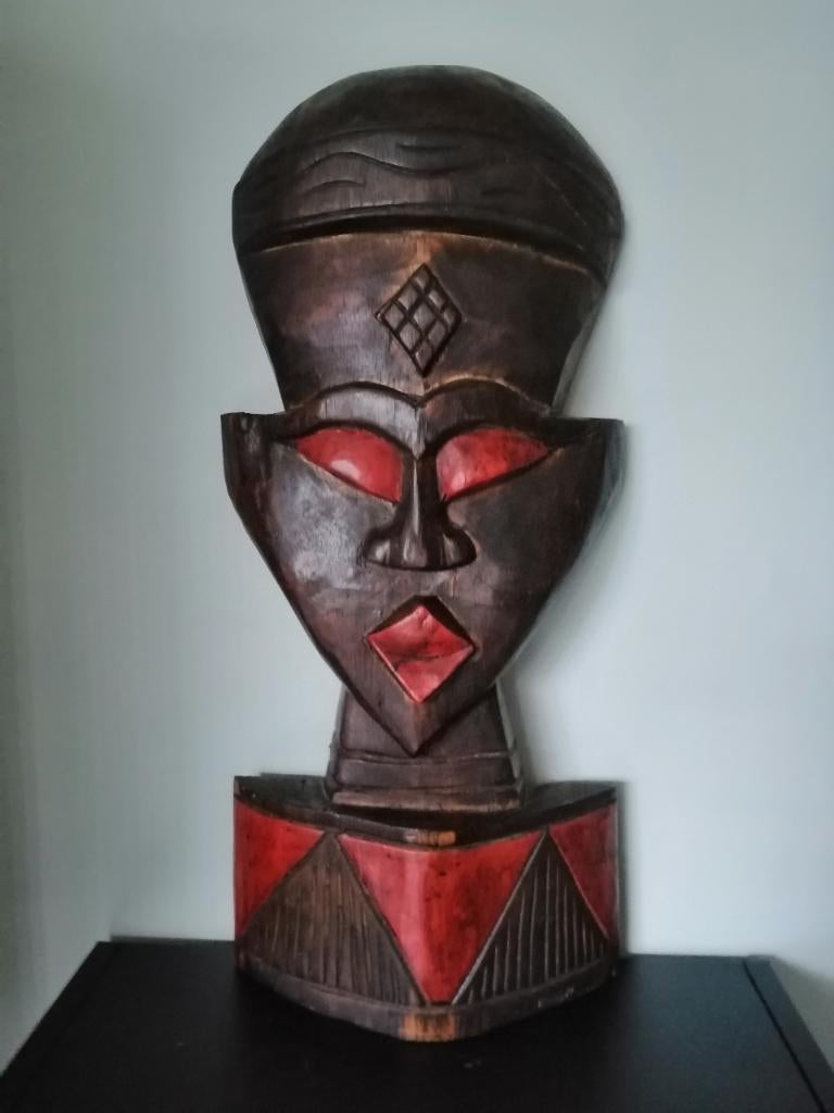 Masque africain, Enlèvement