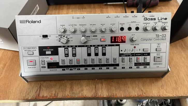 Roland tb03 boutique, Muziek en Instrumenten, Synthesizers, Gebruikt, Roland, Ophalen of Verzenden