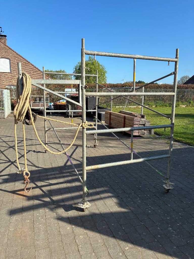 Gevelstelling (150m2) en 45 loopplanken!!, Ophalen, Zo goed als nieuw, Gevelsteiger, 5 meter of hoger
