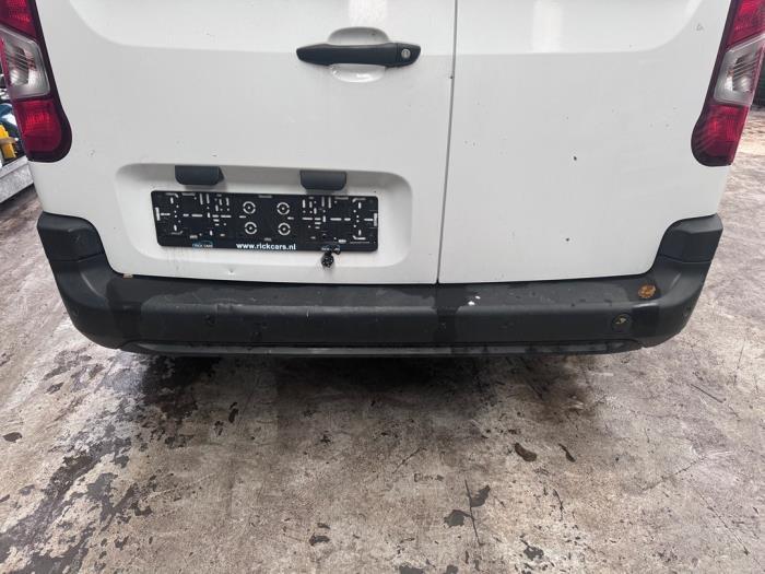 Pare-chocs arrière d'un Peugeot Partner (EWP), -, 3 mois de garantie, Utilisé, -