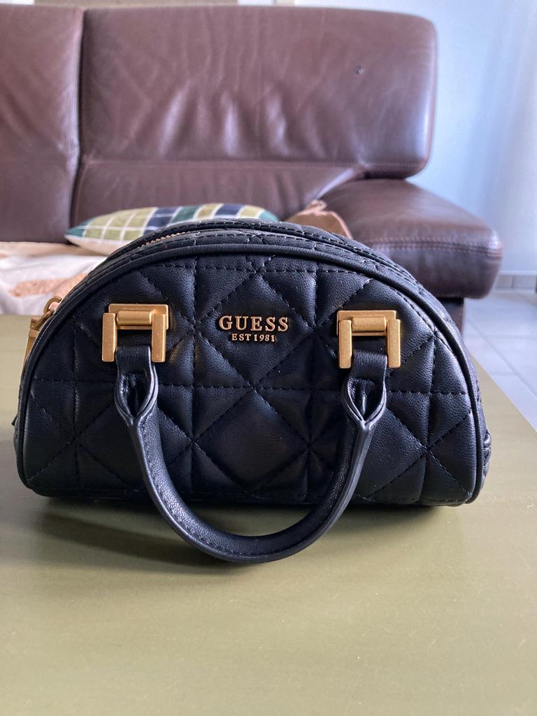 Handtas Guess, Handtassen en Accessoires, Ophalen of Verzenden, Zo goed als nieuw, Zwart, Handtas