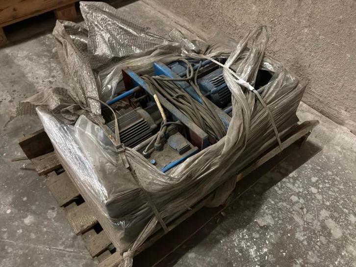 Elektrisch lier (2x), Zakelijke goederen, Machines en Bouw | Onderdelen