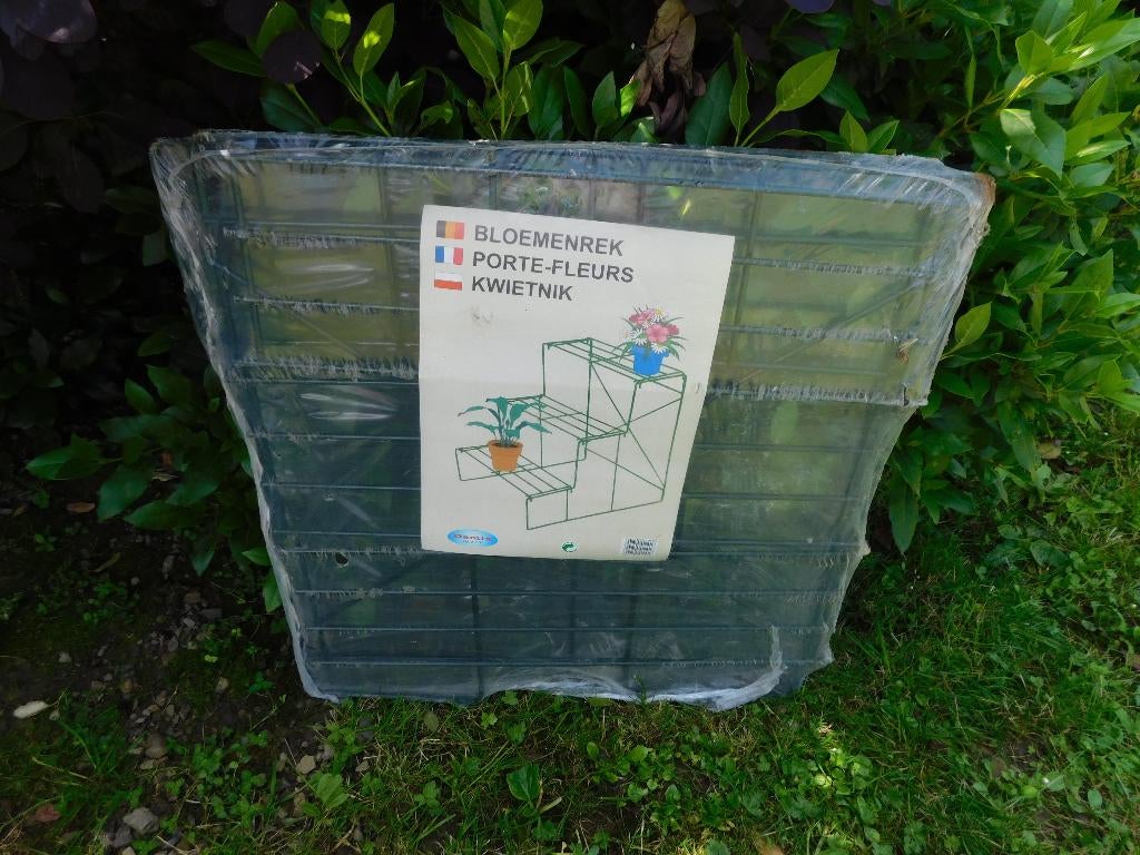 porte-fleurs en métal - escalier - étagère - serre - balcon, Enlèvement, Utilisé