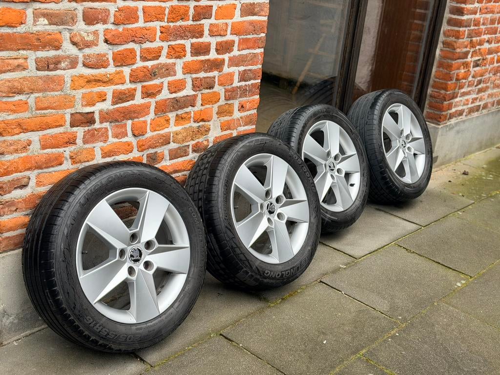 Jantes Skoda 16” - 5x112 - 205/55/16 avec pneus été (VAG), Autos : Pièces & Accessoires, Pneus & Jantes, Pneus et Jantes, Pneus été
