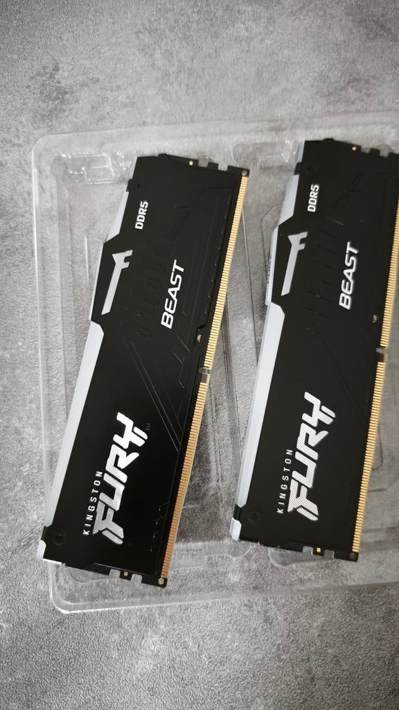 Kingston Fury Beast RGB 32GB, Informatique & Logiciels, Mémoire RAM, Desktop, 32 GB, DDR5, Enlèvement ou Envoi