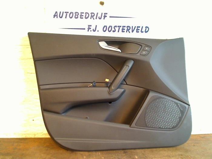 Revêtement portière 4portes avant gauche d'un Audi A1, Autos : Pièces & Accessoires, Habitacle & Garnissage, Audi, Utilisé, 3 mois de garantie