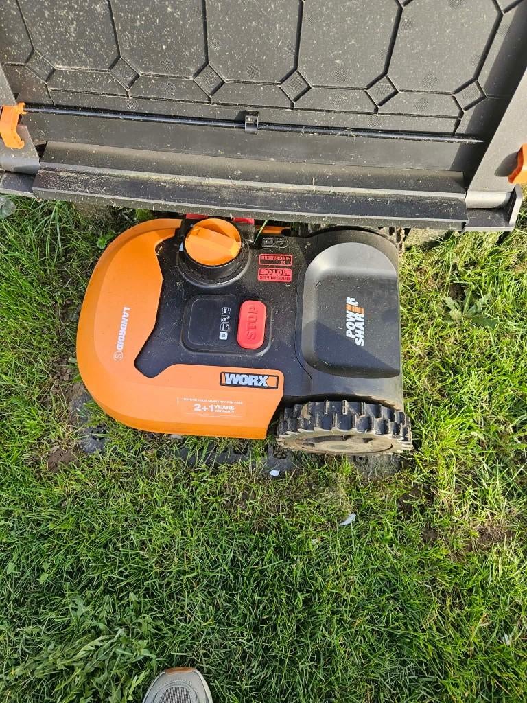 Tondeuse robot, Enlèvement, Comme neuf, Worx, Contrôlable via l'application