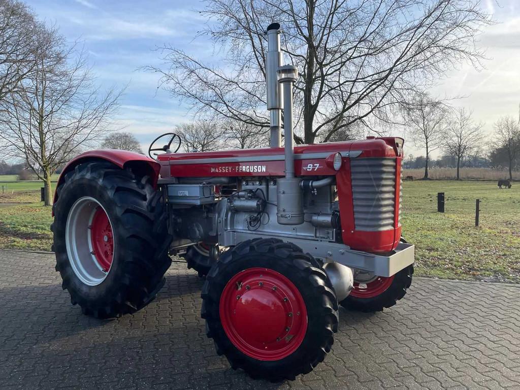 1963 Massey Ferguson 97 4WD Oldtimer tractor, Zakelijke goederen, Landbouw | Tractoren, Massey Ferguson, Oldtimer